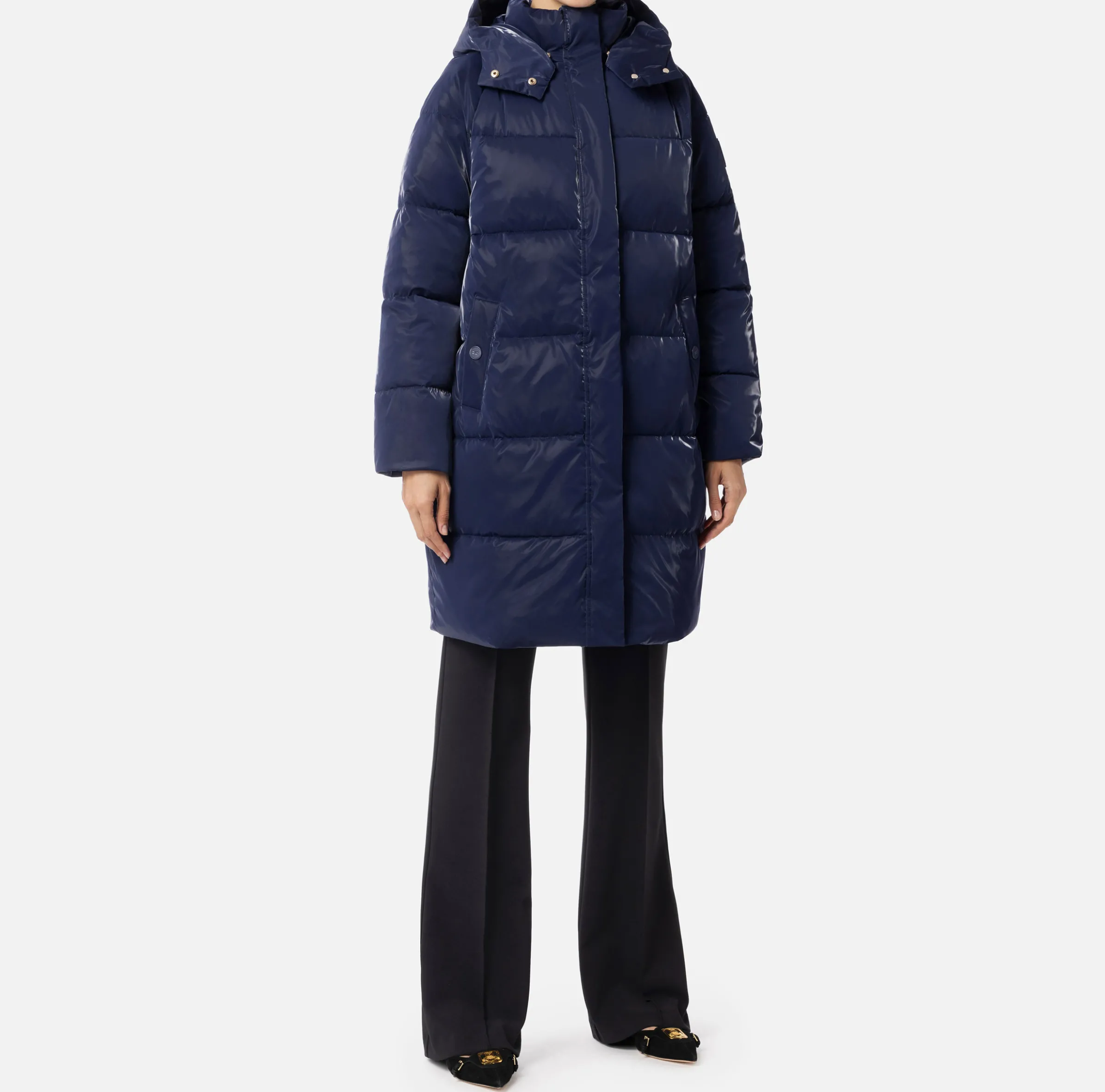 Piumino lungo in nylon satin con cappuccio