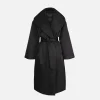 Piumino lungo in nylon satin con ampio collo