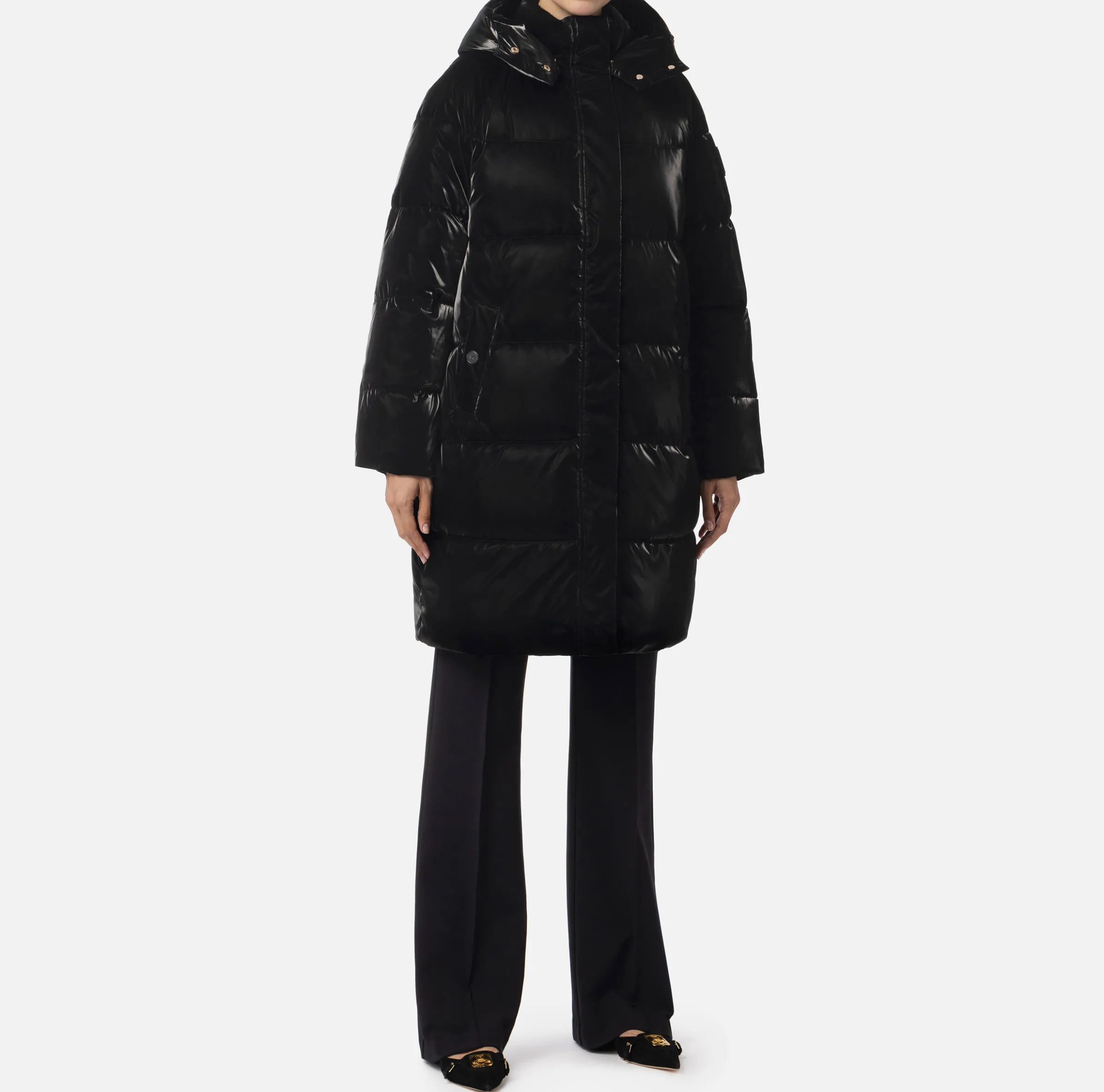 Piumino lungo in nylon satin con cappuccio