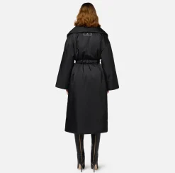 Piumino lungo in nylon satin con ampio collo