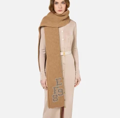 Sciarpa in lana a coste con patch stile college