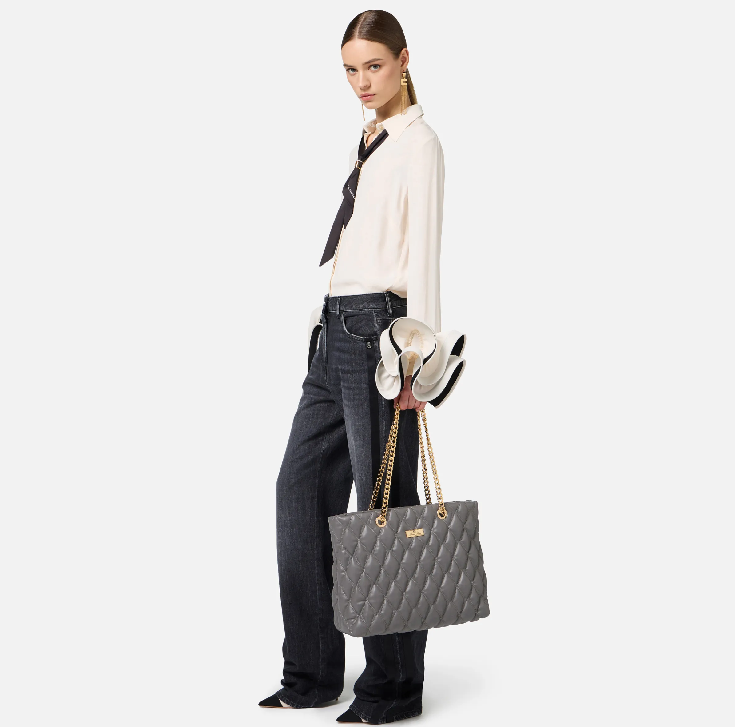 Shopper in tessuto embossed con manici in catena
