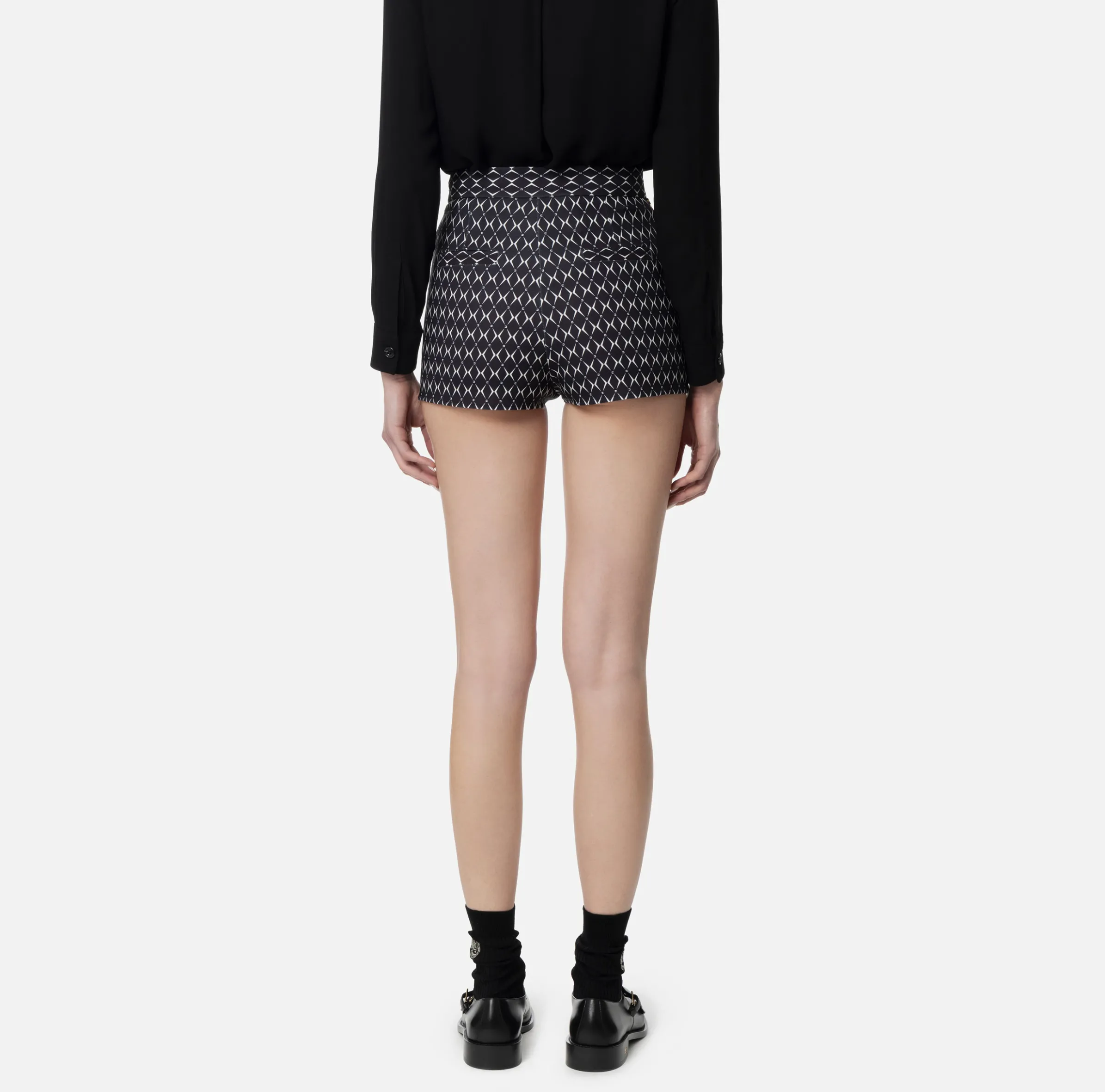Short in crêpe stretch stampa rombo con catena