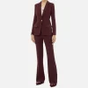 Tailleur in crêpe stretch con giacca sfiancata e pantalone dritto