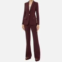 Tailleur in crêpe stretch con giacca sfiancata e pantalone dritto
