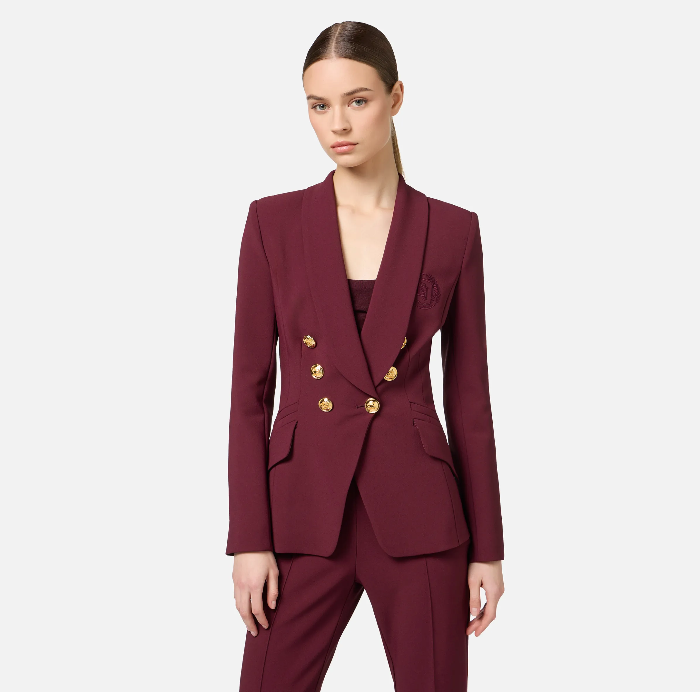 Tailleur in doppio crêpe stretch con giacca sciallata e pantalone a palazzo