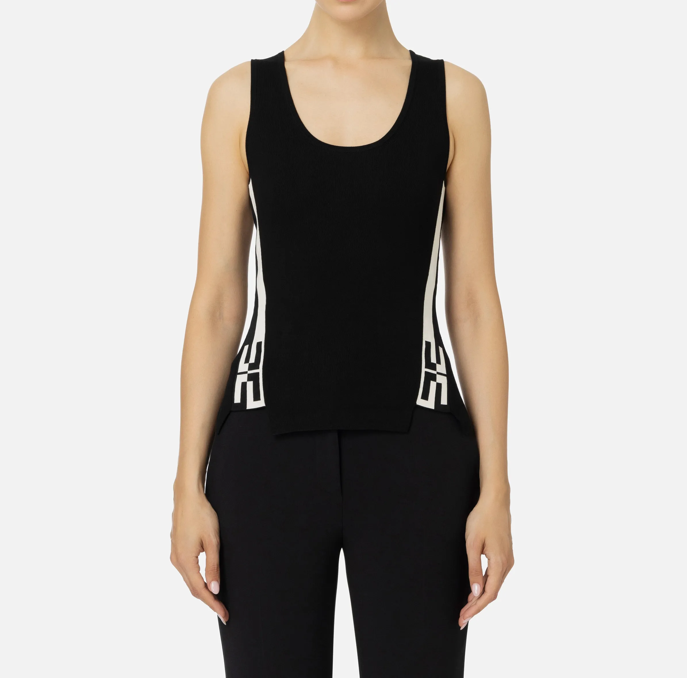 Top in viscosa con bande logate