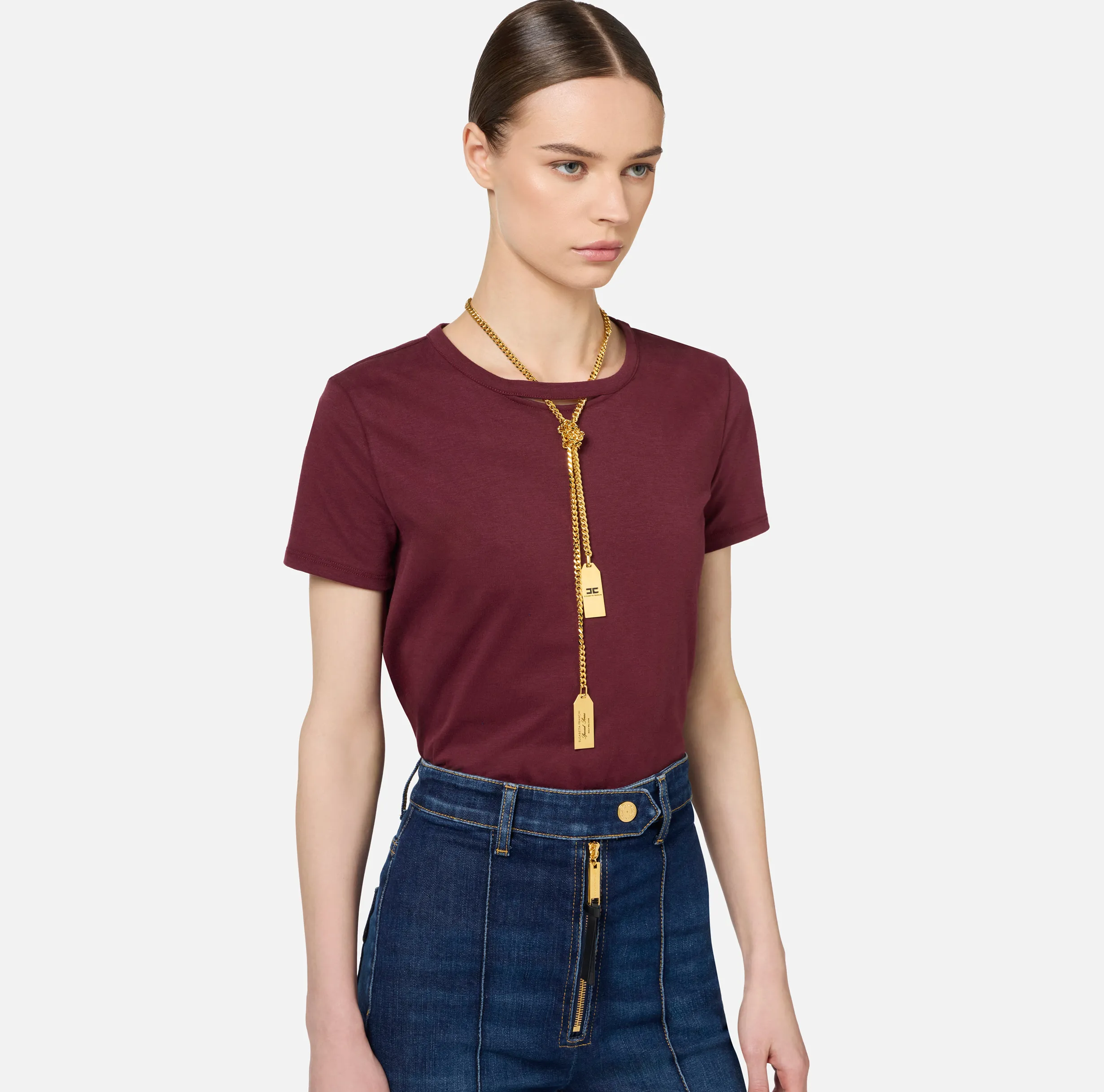 T-shirt in jersey con collana